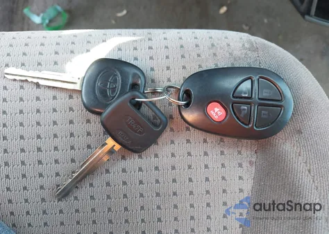 2008 Toyota Sienna Le z USA, uszkodzony, nr VIN 5TDZK23C28S204956